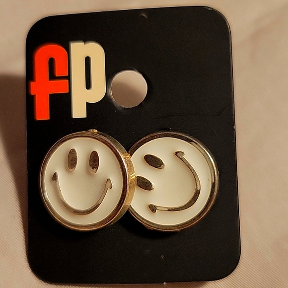 Funky studded earrings (4pairs) - Picture 2 of 5